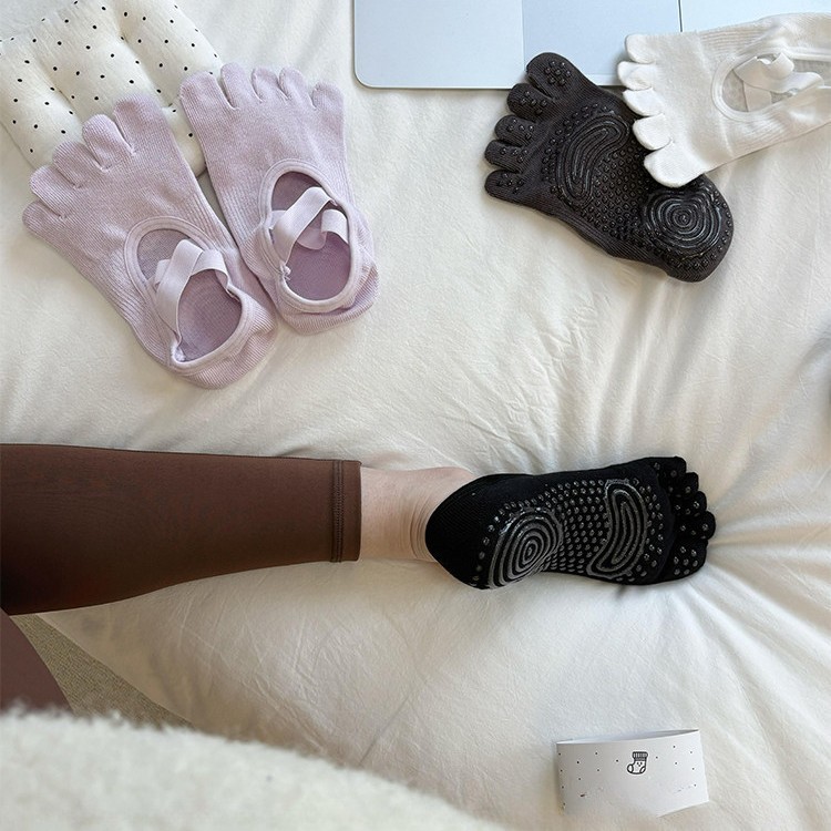 女性用クロスストラップ5本指ヨガソックス滑り止めシリコングリ - Grip Sock Yoga のレビューと価格